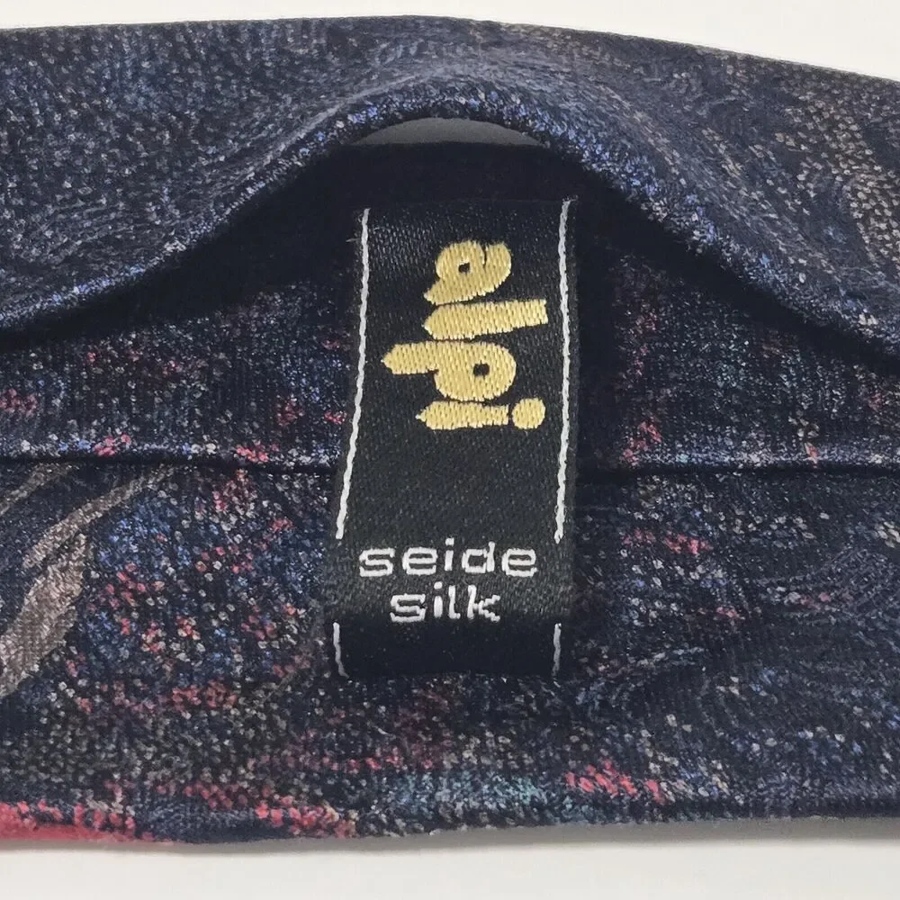 Alpi Seide Silk Men's Neck Tie Dark‎ Blue With Abstract Red Design 56